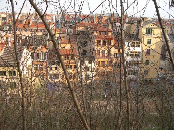  vue sur la ville, depuis la montée du Gourguillon